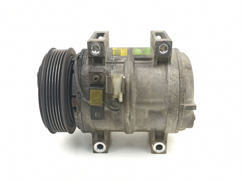 Recambio de compresor aire acondicionado para volvo s40 berlina 2.0 16v referencia OEM IAM 8708581  30612681