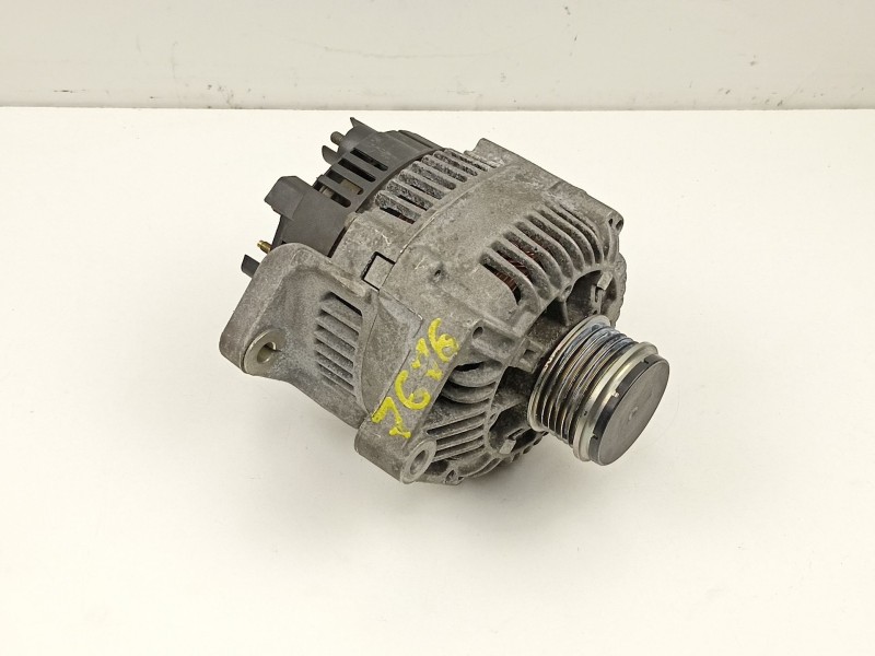 Recambio de alternador para renault megane 1.9 td d-f8q referencia OEM IAM 7700857073 A13VI164 7700436626