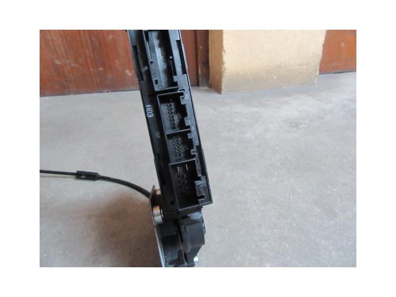 Recambio de elevalunas elec. tra. izq. : audi a4 : 1.9 td (130,52cv) [2001] para audi a4 1.9 td referencia OEM IAM   