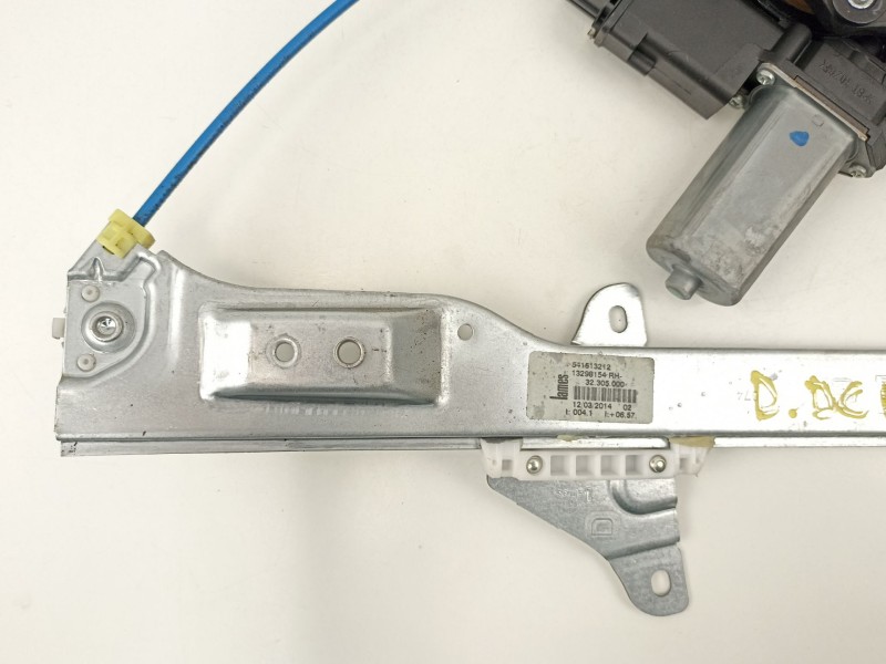 Recambio de elevalunas delantero derecho para opel corsa d selective referencia OEM IAM 13298154  