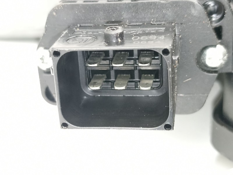 Recambio de elevalunas delantero derecho para opel corsa d selective referencia OEM IAM 13298154  