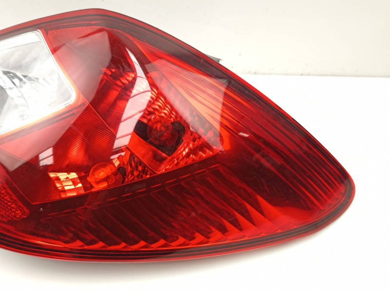 Recambio de piloto trasero derecho para opel corsa d selective referencia OEM IAM 13269051 89318821 