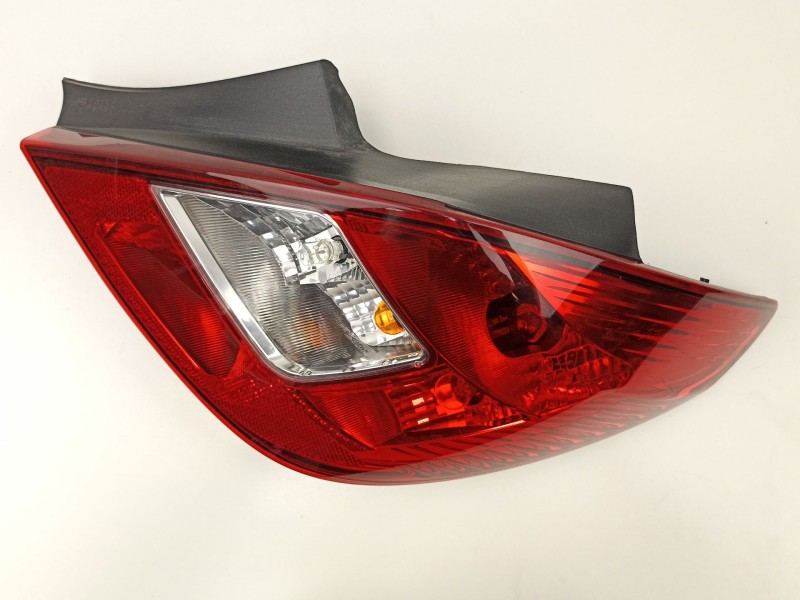 Recambio de piloto trasero derecho para opel corsa d selective referencia OEM IAM 13269051 89318821 