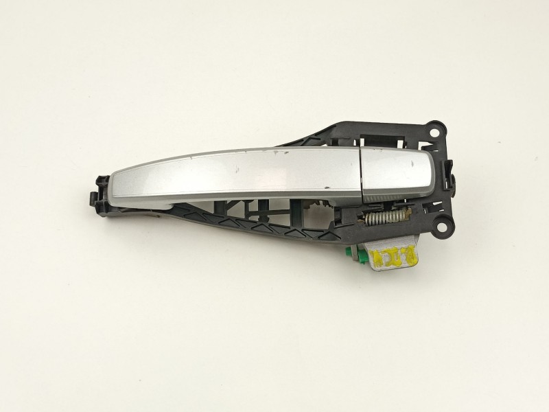 Recambio de manilla delantera derecha para opel corsa d selective referencia OEM IAM 24463524  13255474