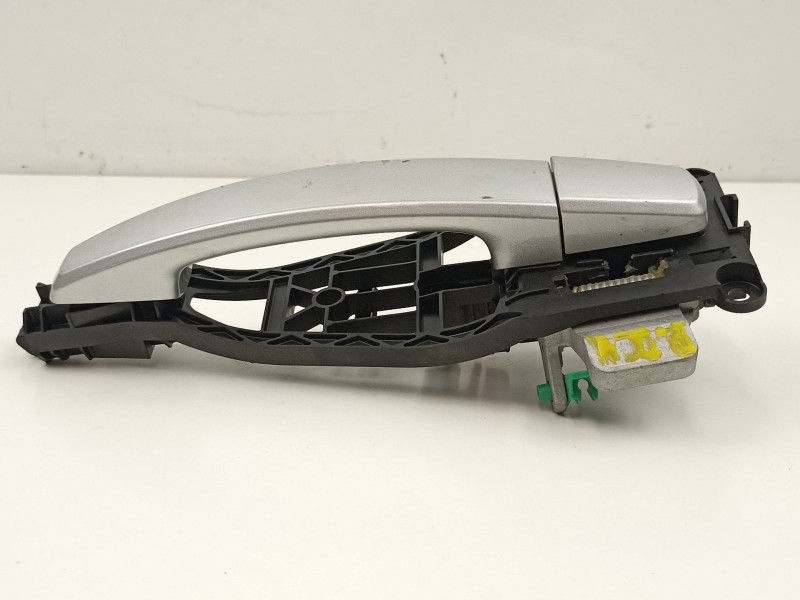 Recambio de manilla delantera derecha para opel corsa d selective referencia OEM IAM 24463524  13255474