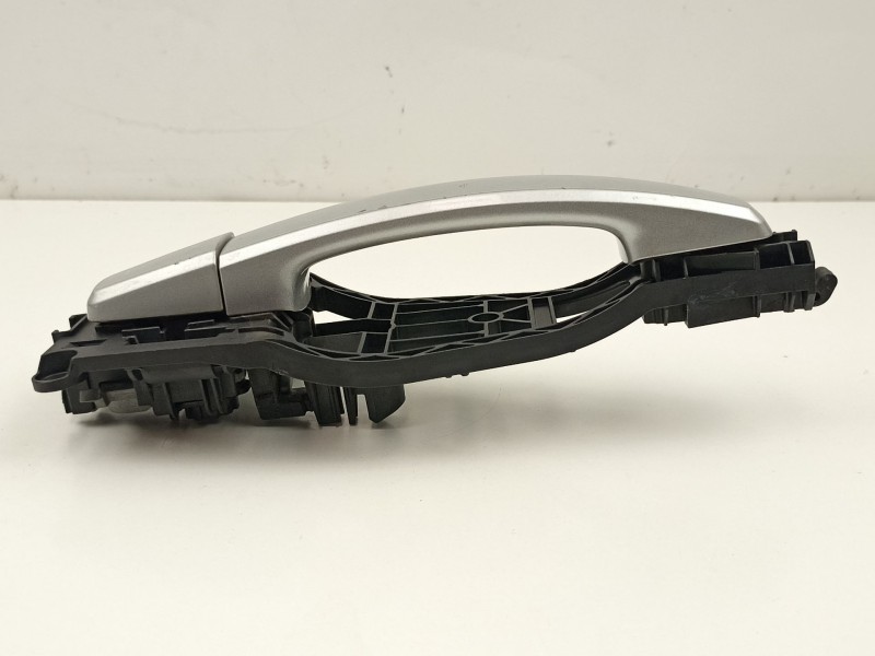 Recambio de manilla delantera derecha para opel corsa d selective referencia OEM IAM 24463524  13255474