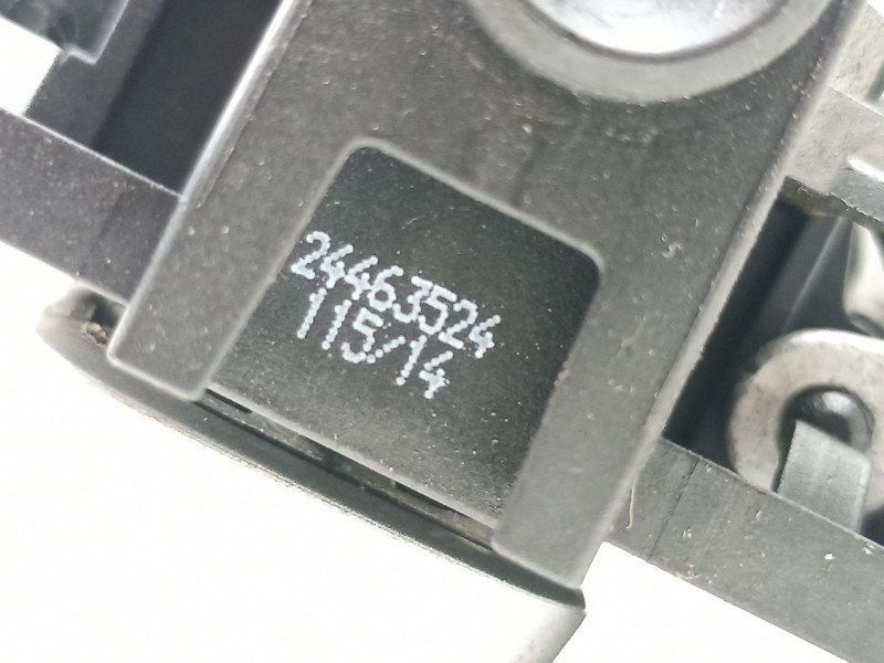 Recambio de manilla delantera derecha para opel corsa d selective referencia OEM IAM 24463524  13255474