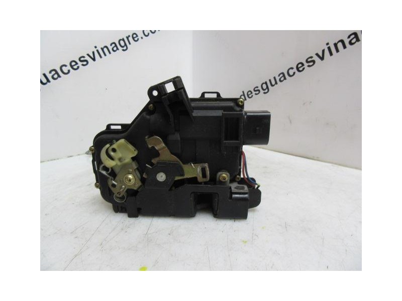 Recambio de cerradura pta. del. izq. : audi a4 : 1.9 td (130,52cv) [2001] para audi a4 1.9 td referencia OEM IAM   