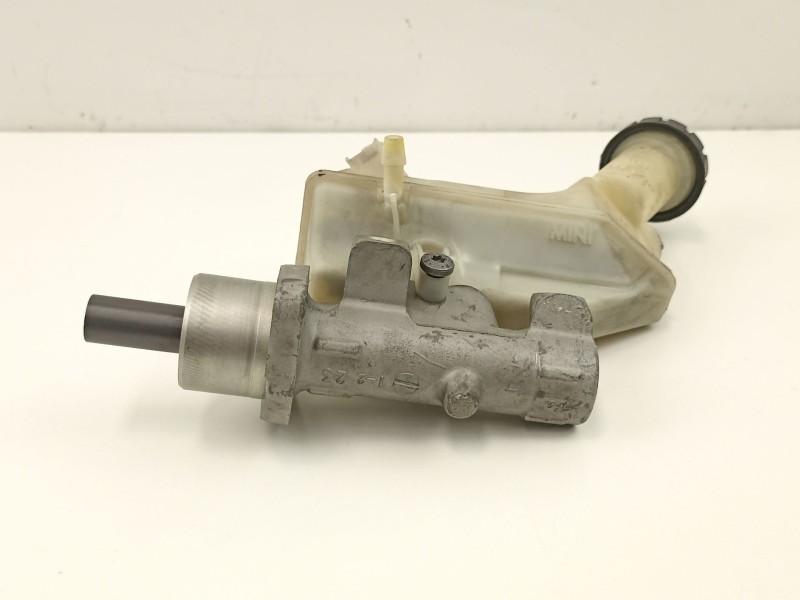 Recambio de bomba de freno para nissan micra (k12e) visia referencia OEM IAM 46010AX701  