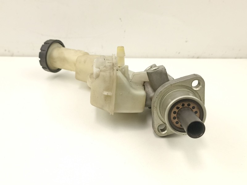 Recambio de bomba de freno para nissan micra (k12e) visia referencia OEM IAM 46010AX701  