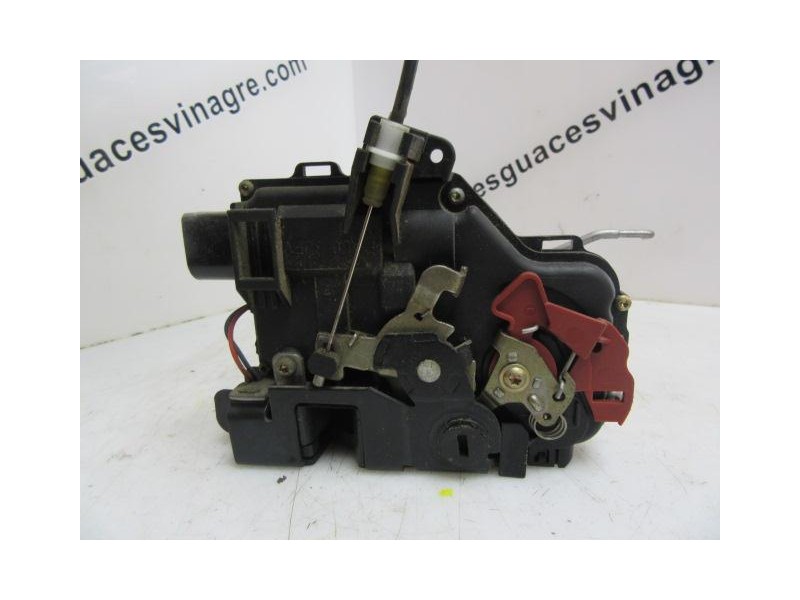 Recambio de cerradura pta. tras. dch. : audi a4 : 1.9 td (130,52cv) [2001] para audi a4 1.9 td referencia OEM IAM   
