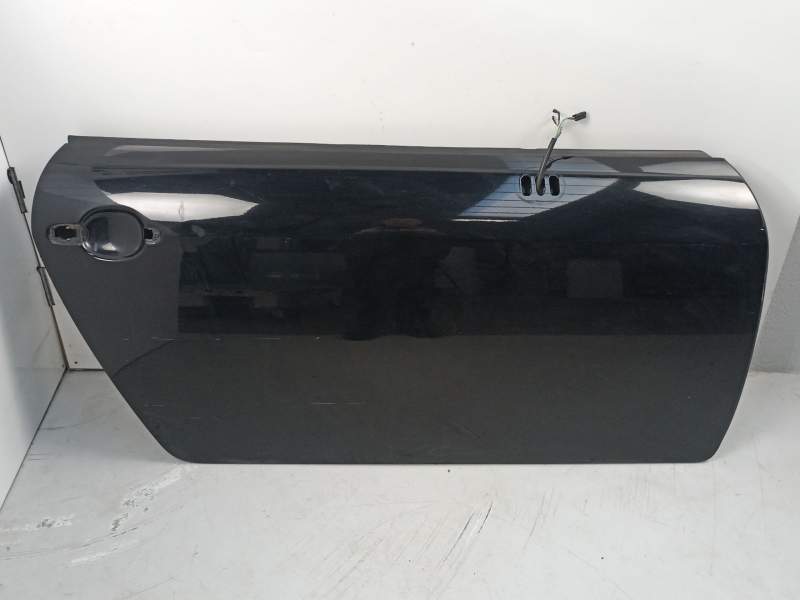 Recambio de puerta delantera derecha para audi tt 1.8 gt ajq referencia OEM IAM 8N0831052C  