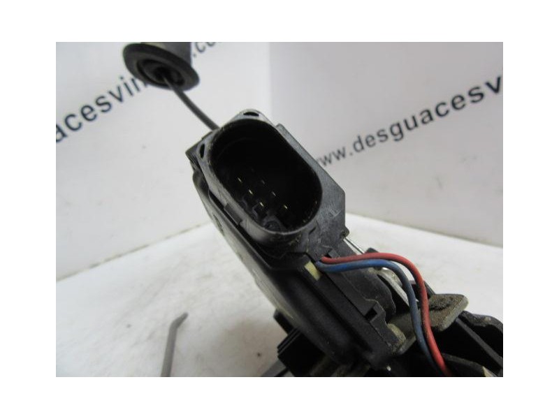 Recambio de cerradura pta. tras. dch. : audi a4 : 1.9 td (130,52cv) [2001] para audi a4 1.9 td referencia OEM IAM   