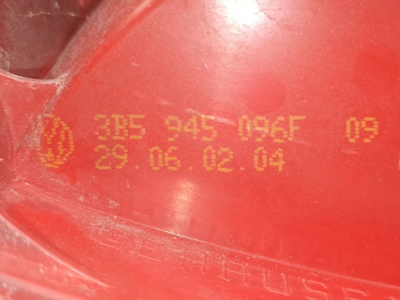 Recambio de piloto trasero derecho para volkswagen passat 1.8 g referencia OEM IAM 3B5945096F  