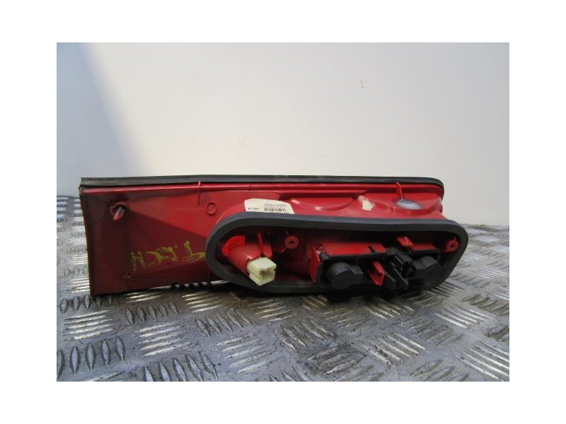 Recambio de piloto porton dch. : renault safrane : 1.9 g (135,96cv) [1998] para renault safrane 1.9 g referencia OEM IAM   