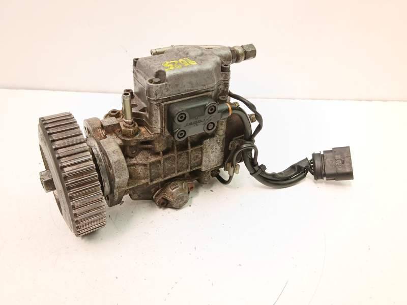 Recambio de bomba inyectora diesel para volkswagen golf iv (1j1) 1.9 tdi referencia OEM IAM 038130107D 0460404977 