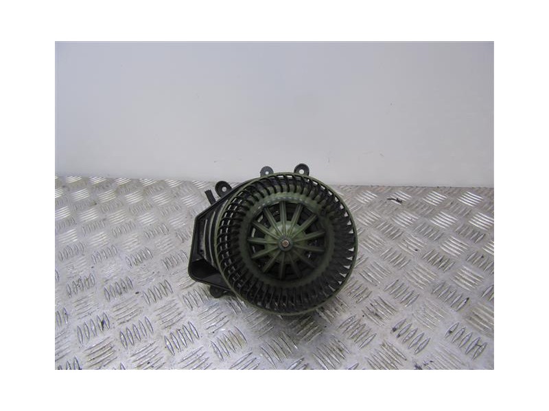 Recambio de motor calefaccion : skoda superb : 1.9 td (130cv) [2003] para skoda superb 1.9 td referencia OEM IAM 740221233F  