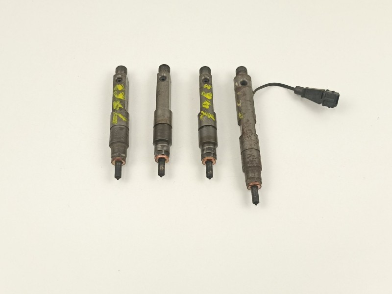 Recambio de inyectores juego para renault laguna (b56) 1.9 dti (b56j) referencia OEM IAM 7700875036 0432193753 7700875035