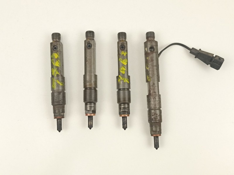 Recambio de inyectores juego para renault laguna (b56) 1.9 dti (b56j) referencia OEM IAM 7700875036 0432193753 7700875035