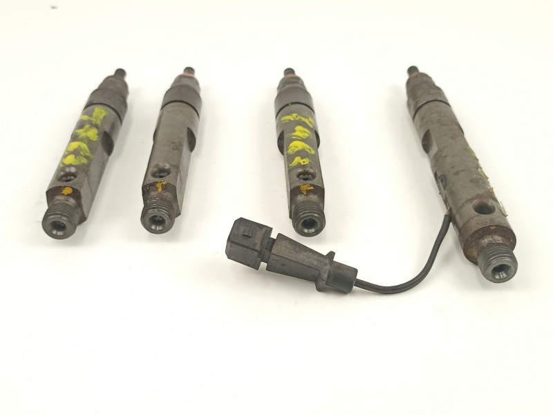 Recambio de inyectores juego para renault laguna (b56) 1.9 dti (b56j) referencia OEM IAM 7700875036 0432193753 7700875035