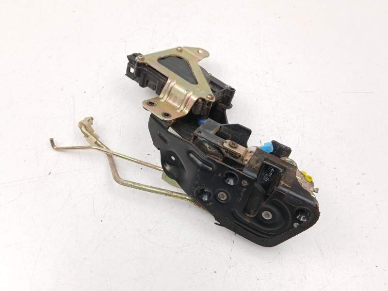 Recambio de cerradura puerta delantera derecha para hyundai accent ii sedán (lc) 1.3 referencia OEM IAM 8132025030  