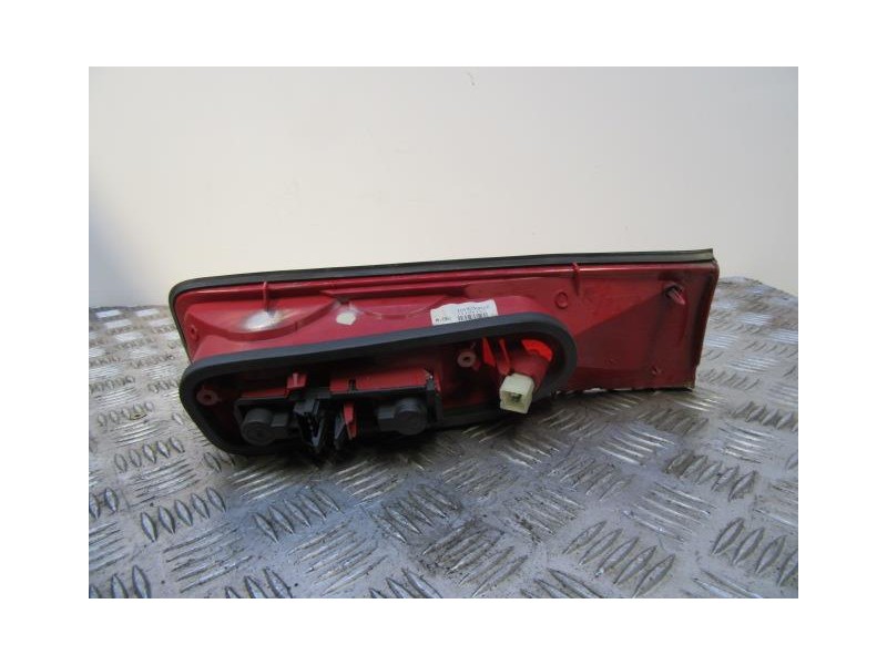 Recambio de piloto porton izq. : renault safrane : 1.9 g (135,96cv) [1998] para renault safrane 1.9 g referencia OEM IAM   