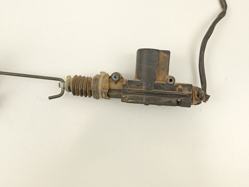 Recambio de cerradura maletero porton para tata safari 3.0 td referencia OEM IAM   