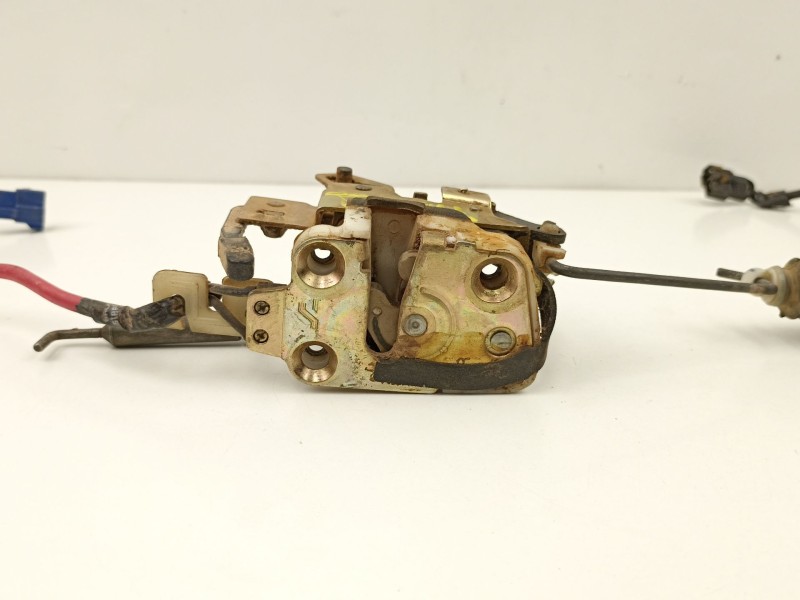 Recambio de cerradura puerta trasera derecha para tata safari 3.0 td referencia OEM IAM   