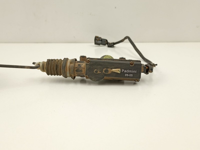 Recambio de cerradura puerta trasera derecha para tata safari 3.0 td referencia OEM IAM   