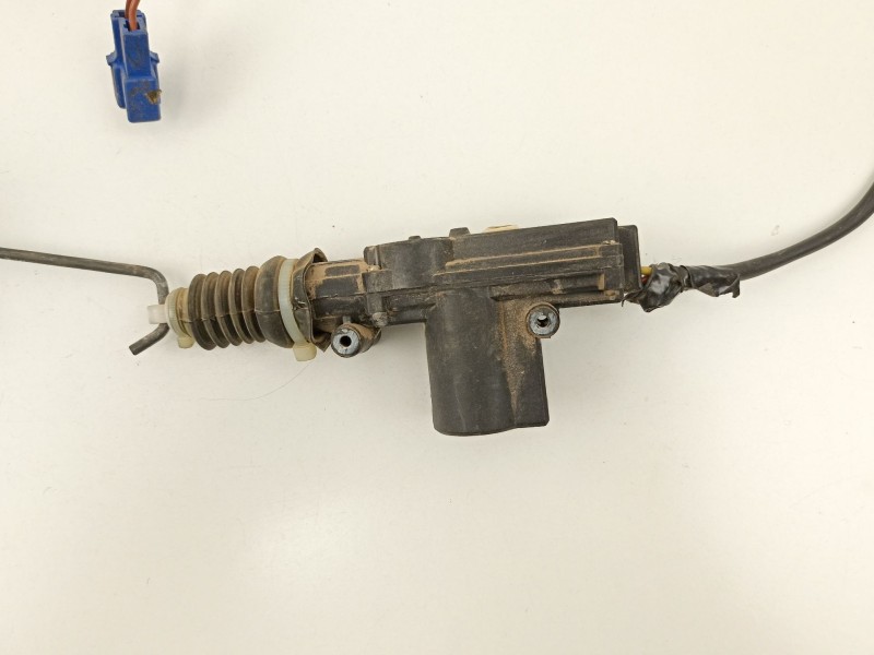 Recambio de cerradura puerta trasera derecha para tata safari 3.0 td referencia OEM IAM   