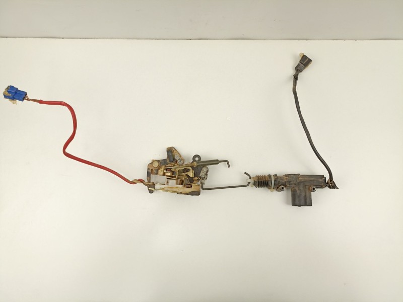 Recambio de cerradura puerta trasera izquierda para tata safari 3.0 td referencia OEM IAM   