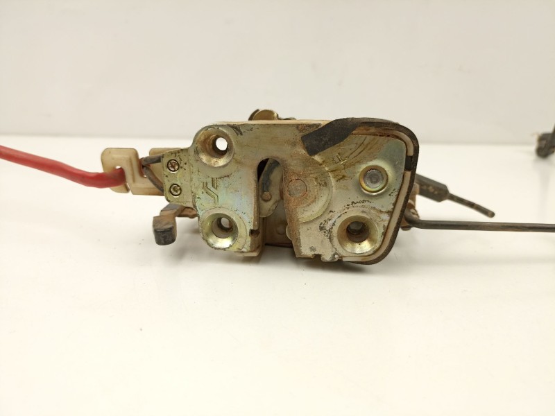 Recambio de cerradura puerta trasera izquierda para tata safari 3.0 td referencia OEM IAM   