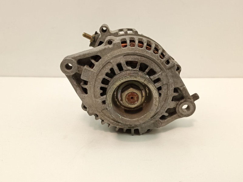 Recambio de alternador para nissan primera 1.6 g referencia OEM IAM 23100BU010 LR180762 