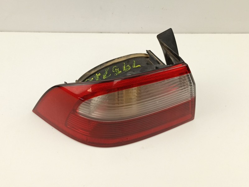 Recambio de piloto trasero izquierdo para renault laguna ii (bg0) dynamique referencia OEM IAM 8200002473  