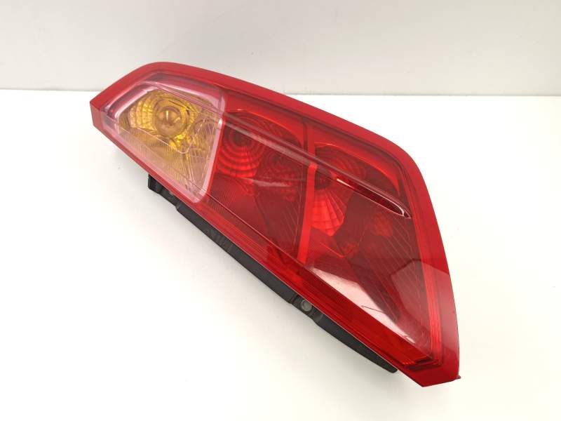 Recambio de piloto trasero derecho para fiat grande punto (199_) 1.4 (199axb11, 199axb1a, 199bxb1a, 199axl1a) referencia OEM IAM
