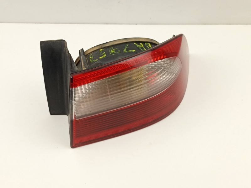 Recambio de piloto trasero derecho para renault laguna ii (bg0) dynamique referencia OEM IAM 8200002474  