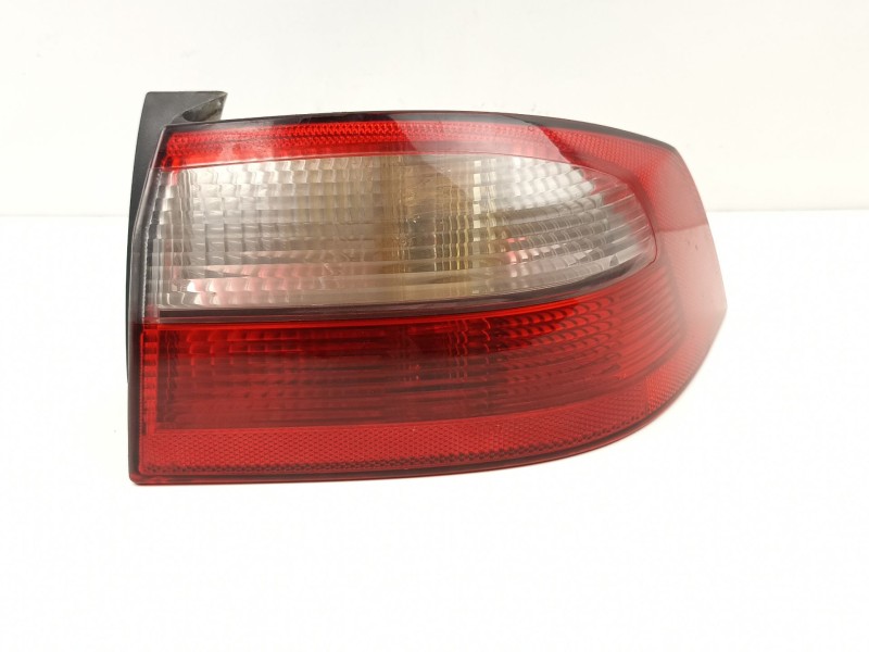 Recambio de piloto trasero derecho para renault laguna ii (bg0) dynamique referencia OEM IAM 8200002474  