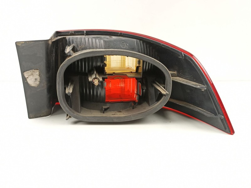 Recambio de piloto trasero izquierdo para renault laguna ii (bg0) dynamique referencia OEM IAM 8200002473  