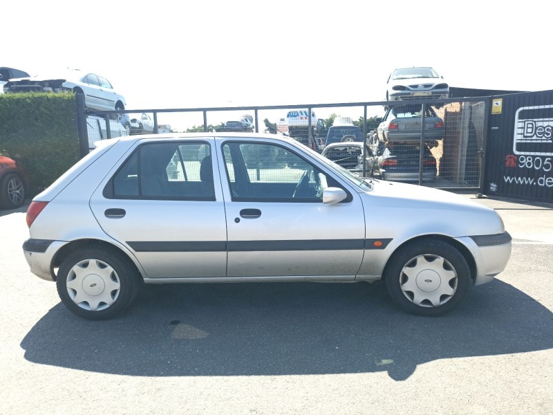 ford fiesta del año 1999