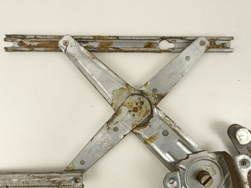 Recambio de elevalunas trasero derecho para jeep grand cherokee 2.5 d referencia OEM IAM 55154620  