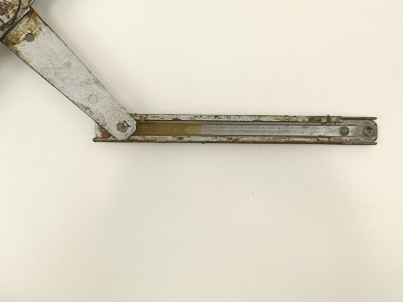 Recambio de elevalunas trasero derecho para jeep grand cherokee 2.5 d referencia OEM IAM 55154620  