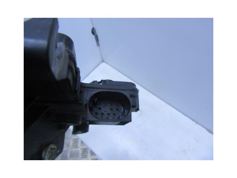 Recambio de cerradura pta. del. izq. : bmw 320 : 2.0 td (149,56cv) [2003] para bmw  320 2.0 td referencia OEM IAM 241FLT  