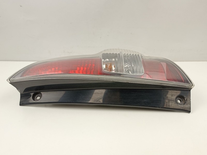 Recambio de piloto trasero derecho para daihatsu sirion (m3..) referencia OEM IAM 22051762  