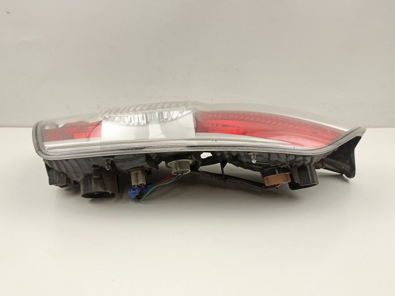 Recambio de piloto trasero derecho para daihatsu sirion (m3..) referencia OEM IAM 22051762  