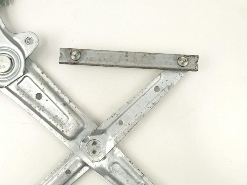 Recambio de elevalunas delantero izquierdo para daihatsu sirion (m3..) referencia OEM IAM 85720B2020 2621002220 