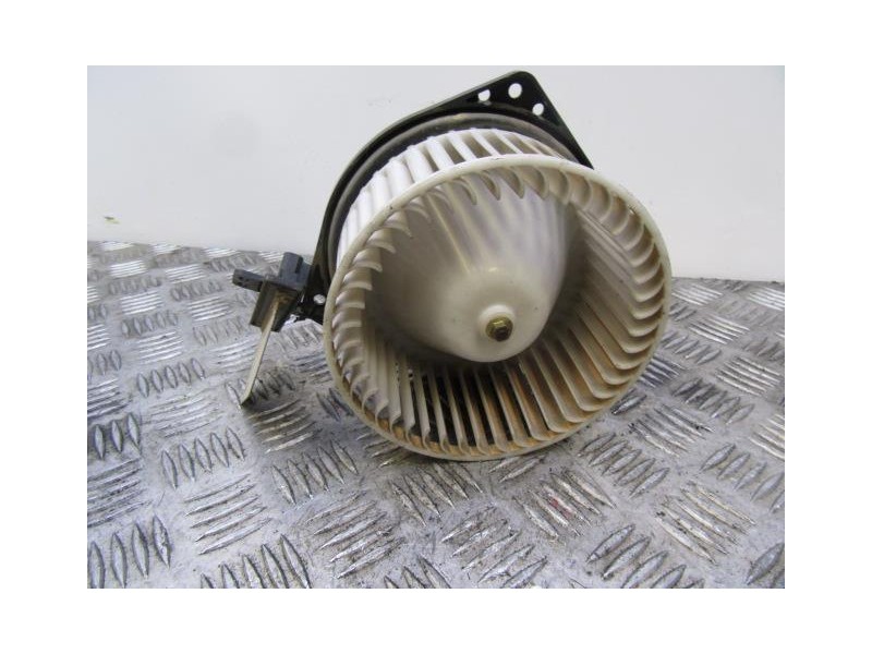 Recambio de motor calefaccion : nissan almera : 1.3 g (87,01cv) [1999] para nissan almera 1.3 g referencia OEM IAM CONRESISTENCI