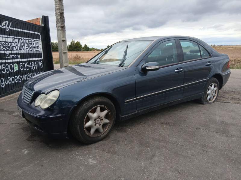 mercedes-benz clase c (w203) del año 2004