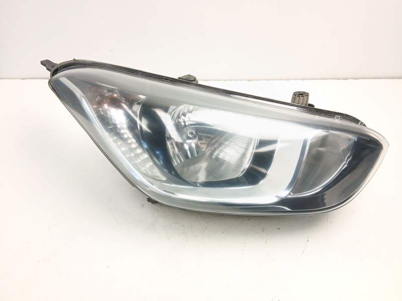 Recambio de faro derecho para hyundai i20 i (pb, pbt) 1.1 crdi referencia OEM IAM 921024P500  