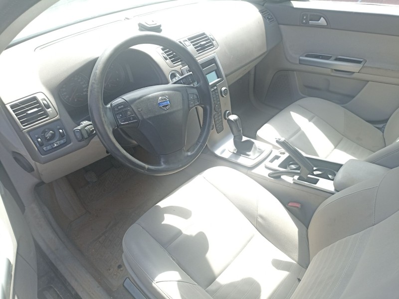 volvo v50 familiar del año 2008