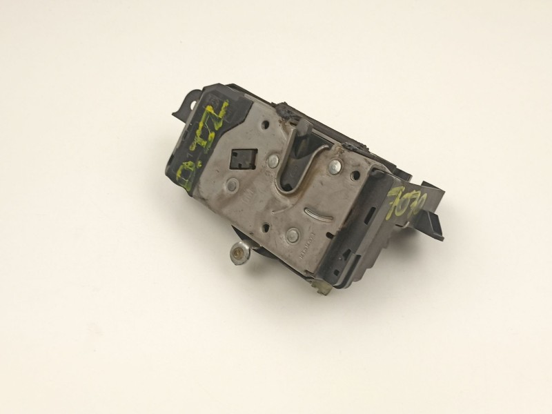 Recambio de cerradura puerta delantera izquierda para opel zafira 1.9 cdti referencia OEM IAM 13210748  